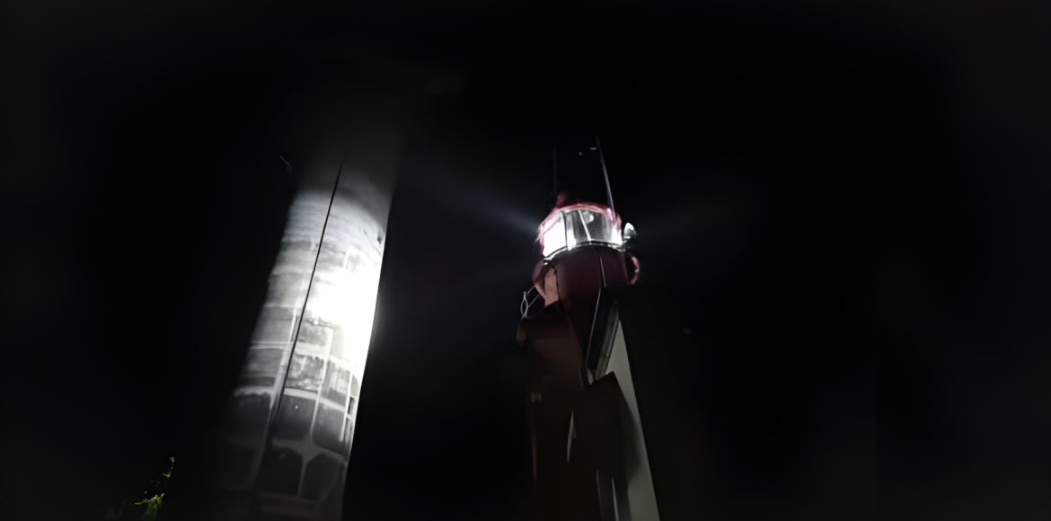 PULAU UNDAN NEW MK2000 SERIES ROTATING BEACON PULAU UNDAN NEW MK2000 SERIES ROTATING BEACON