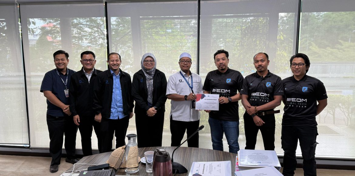 Lembaga Pelabuhan Johor and EDM Global Tech Hold Handover Ceremony for Upgraded VTMS System Lembaga Pelabuhan Johor and EDM Global Tech Hold Handover Ceremony for Upgraded VTMS System