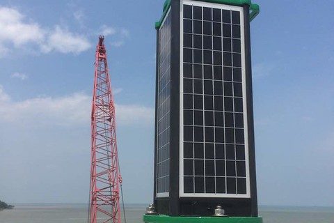 13. Kuala Langat Self-Contained Marine LED Lantern