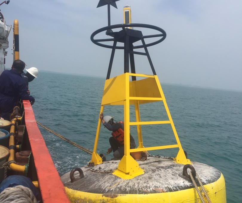 PMAPI SC35 - Self Contained LED Marine Lantern 3 - 6.3nm PMAPI SC35 - Self Contained LED Marine Lantern 3 - 6.3nm